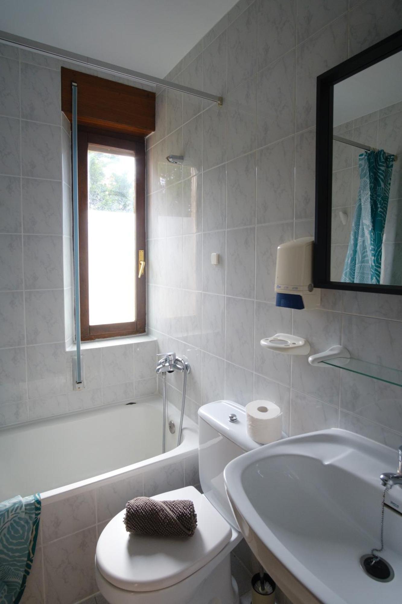 Liquid Surfhouse Hostel Langre  Kültér fotó